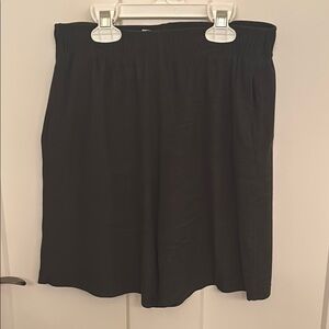 Old Navy charcoal grey boys’ elastic waist shorts, size 10-12